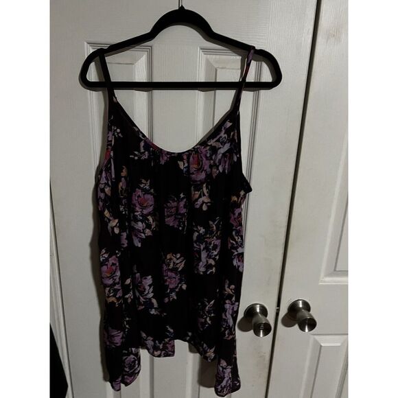 Torrid Georgette Sharkbite Hem Swing‎ Cami in Purple Floral size 3 - Picture 1 of 2
